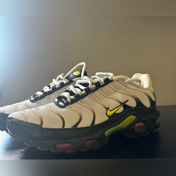🔥 Nike Air Max Plus “Retro Future” — Size 8 — AJ2013-100 🔥 - Picture 3 of 9